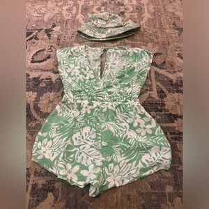 Abercrombie Kids 
One piece shorts swim coverup. Size 13/4 and bucket hat